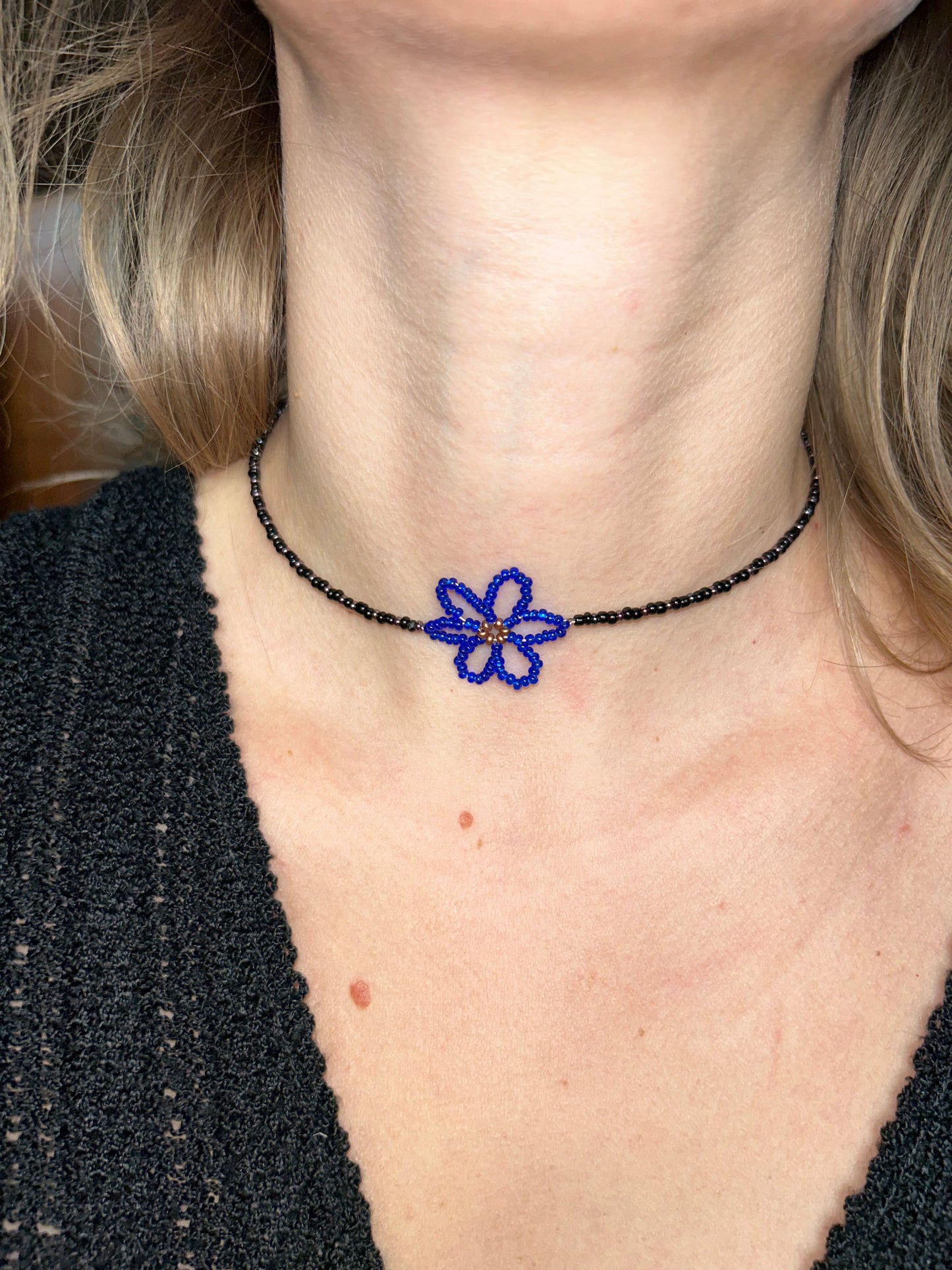 Night blooming choker