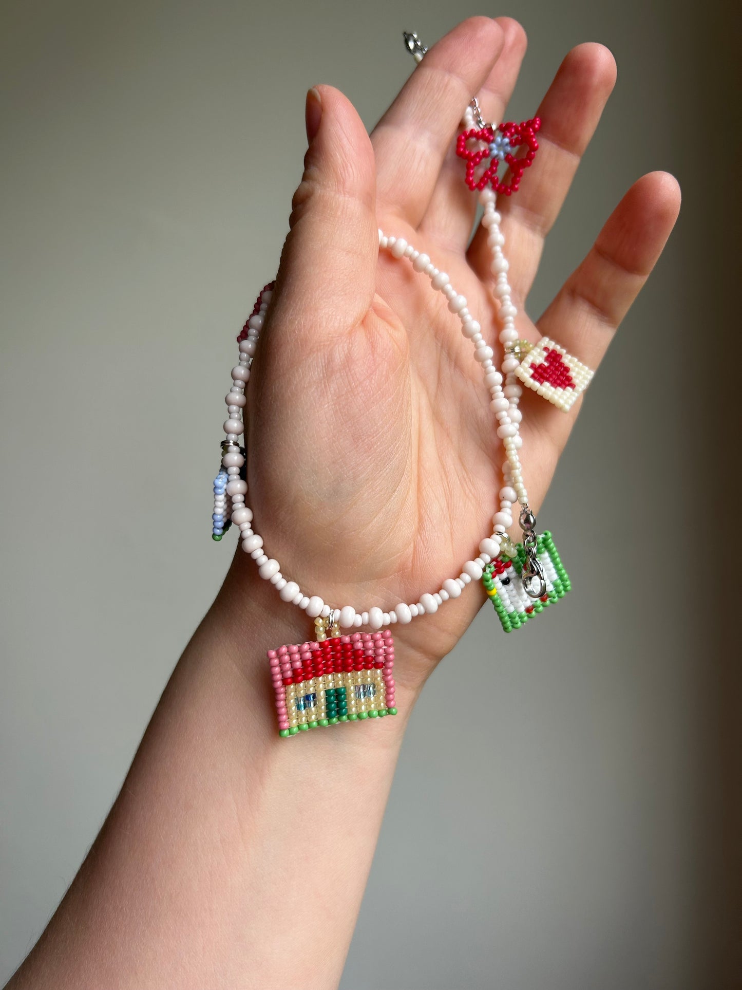 Necklace with a hause